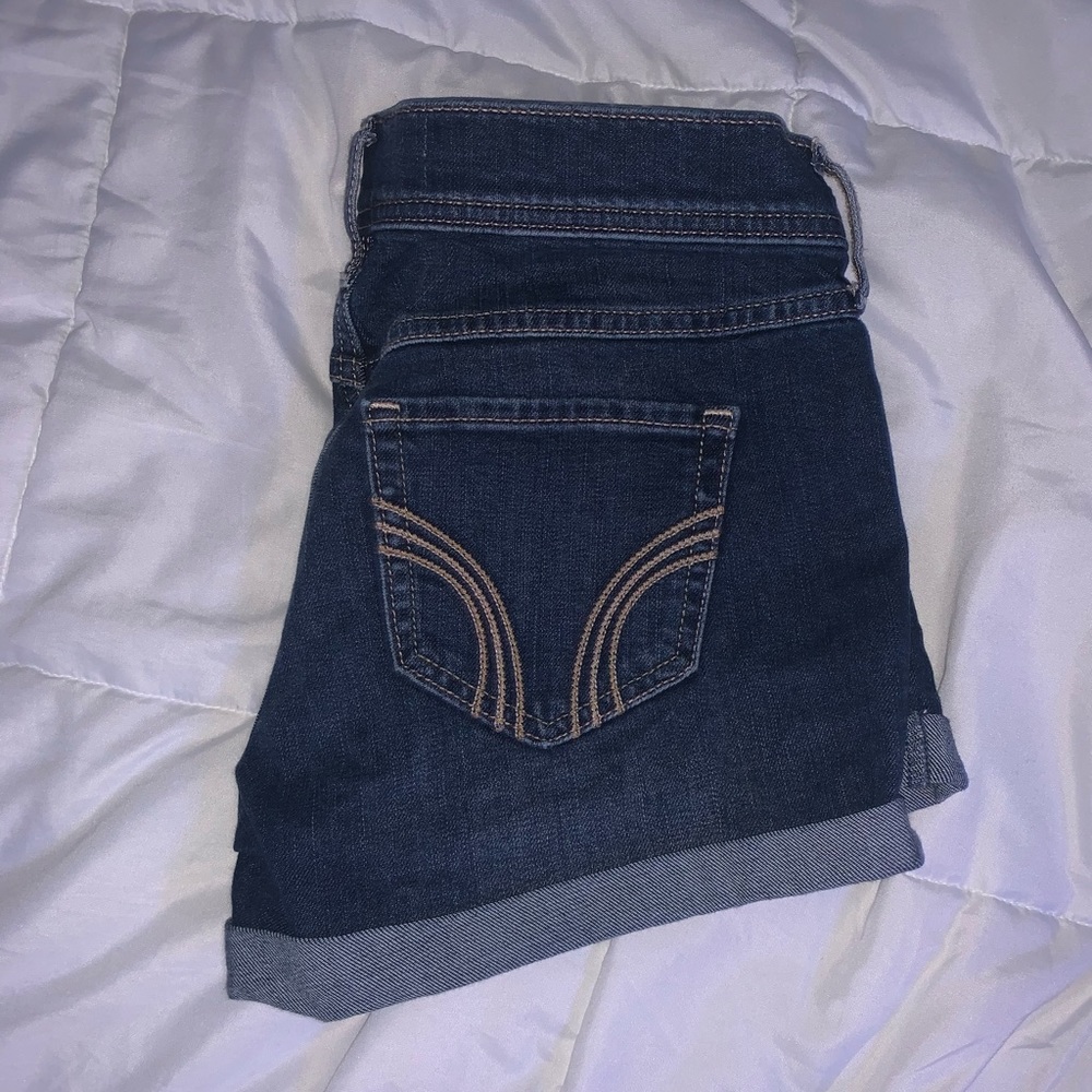 NWOT Hollister MIDI Shorts- 4” inseam